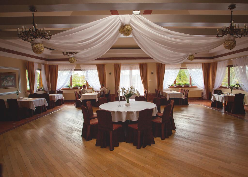 Hotel I Restauracja Pod Skala Jaslo Extérieur photo